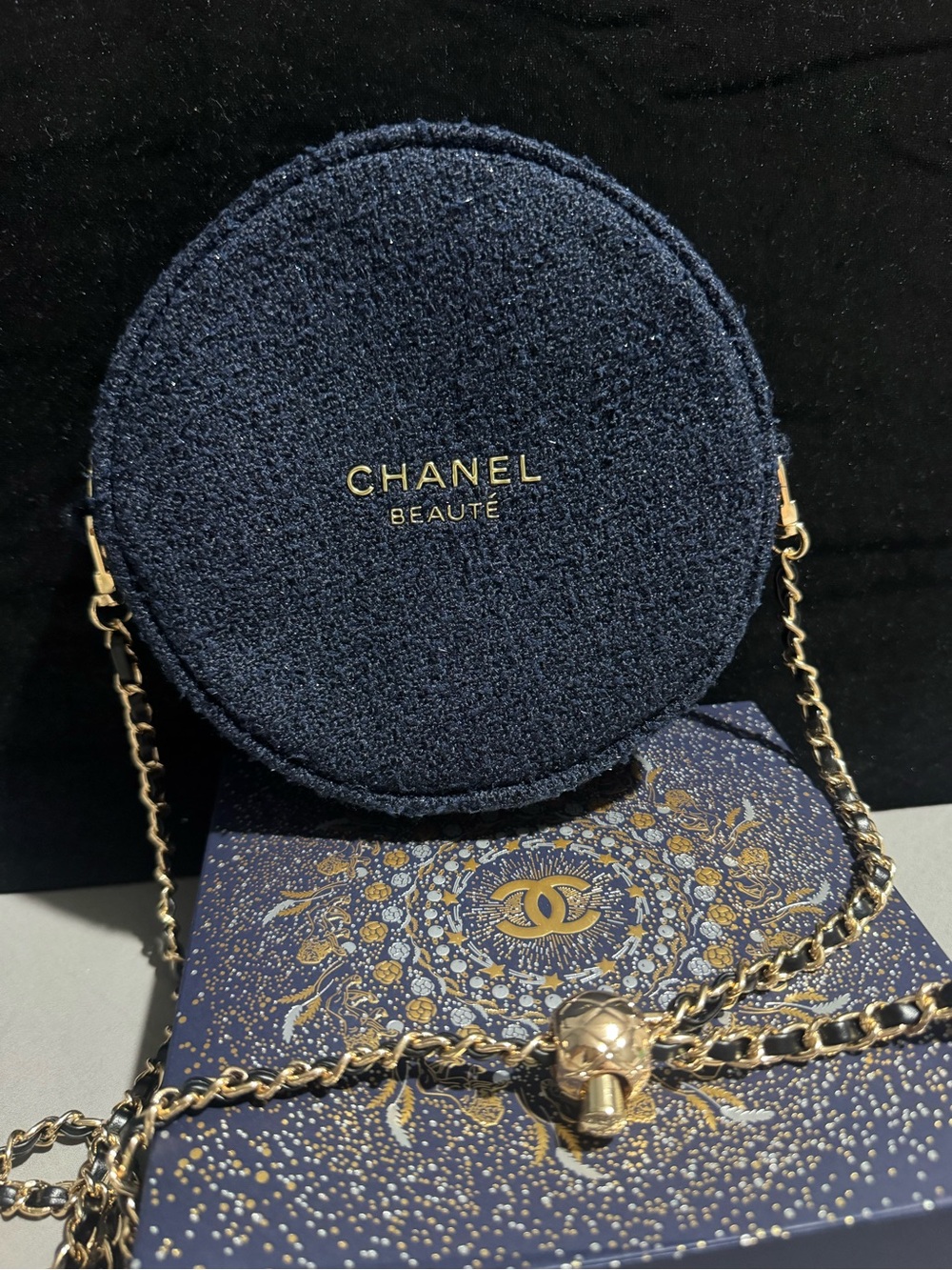 Chanel Beauté Round Navy Holiday edition GWP upgraded with Chain Crossbody Bag